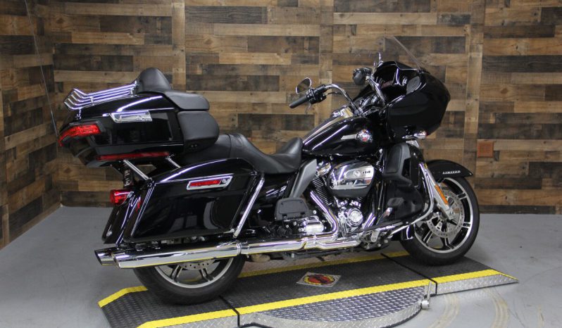 
								2023 Harley-Davidson® Road Glide® Limited Black full									