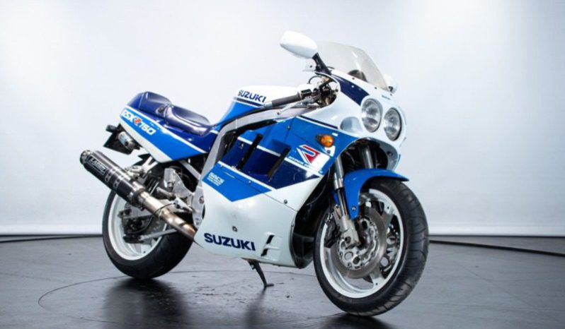 
								Suzuki GSX-R750 Touring 1990 full									